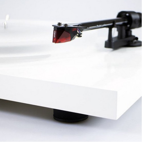 Програвач вінілу Pro-Ject Debut Carbon DC White 2m Red